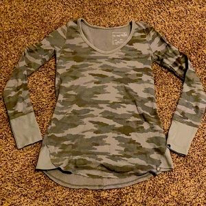 Free People long sleeve camo shirt, XS